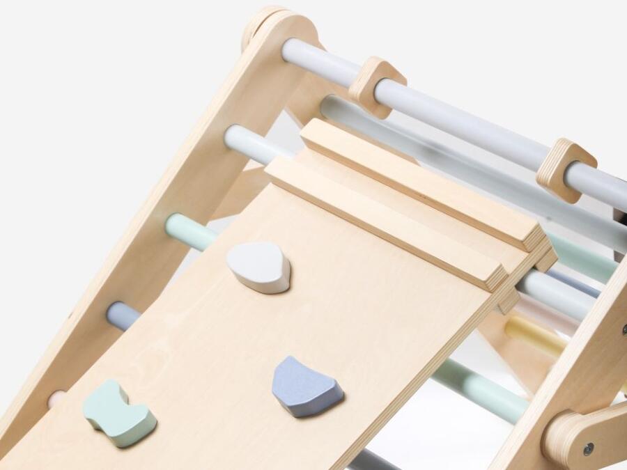 Triangolo Pikler pastello con scivolo