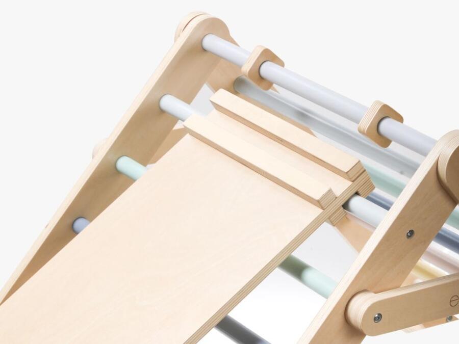 Triangolo Pikler pastello con scivolo