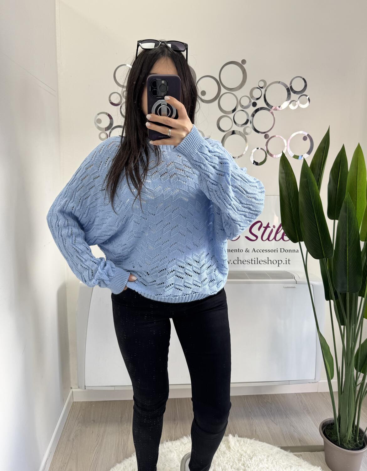 NOVITÀ Pull traforato manica a pipistrello