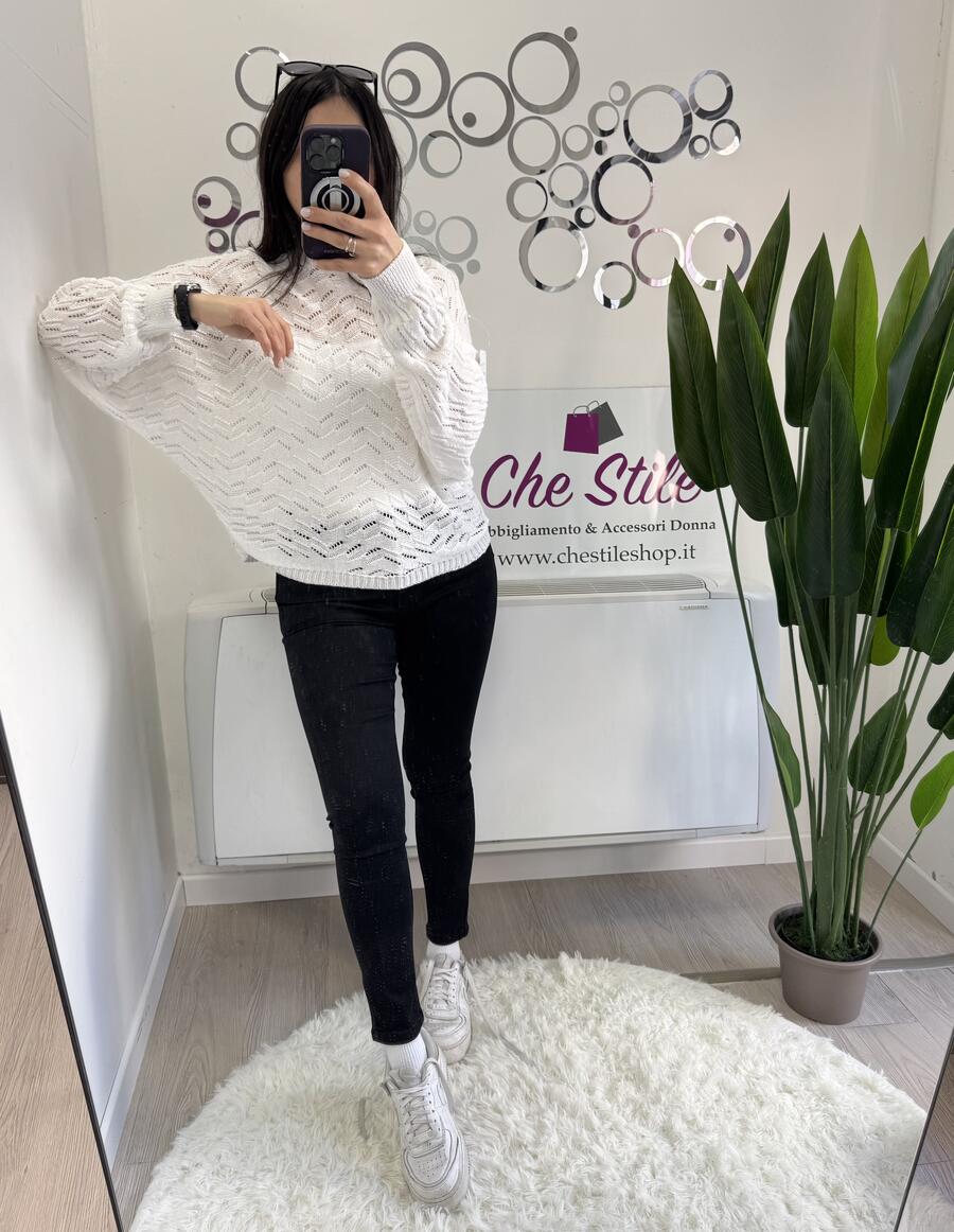 NOVITÀ Pull traforato manica a pipistrello