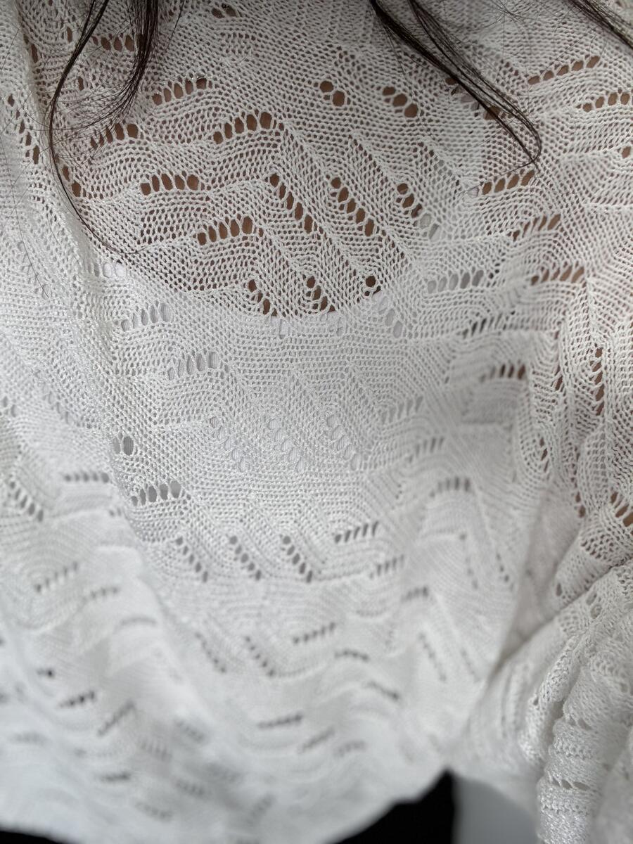 NOVITÀ Pull traforato manica a pipistrello