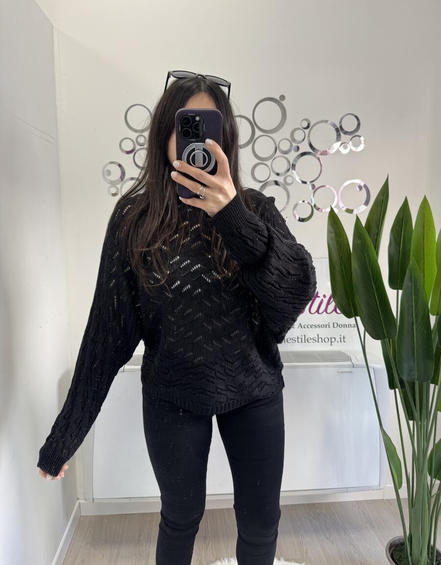 NOVITÀ Pull traforato manica a pipistrello