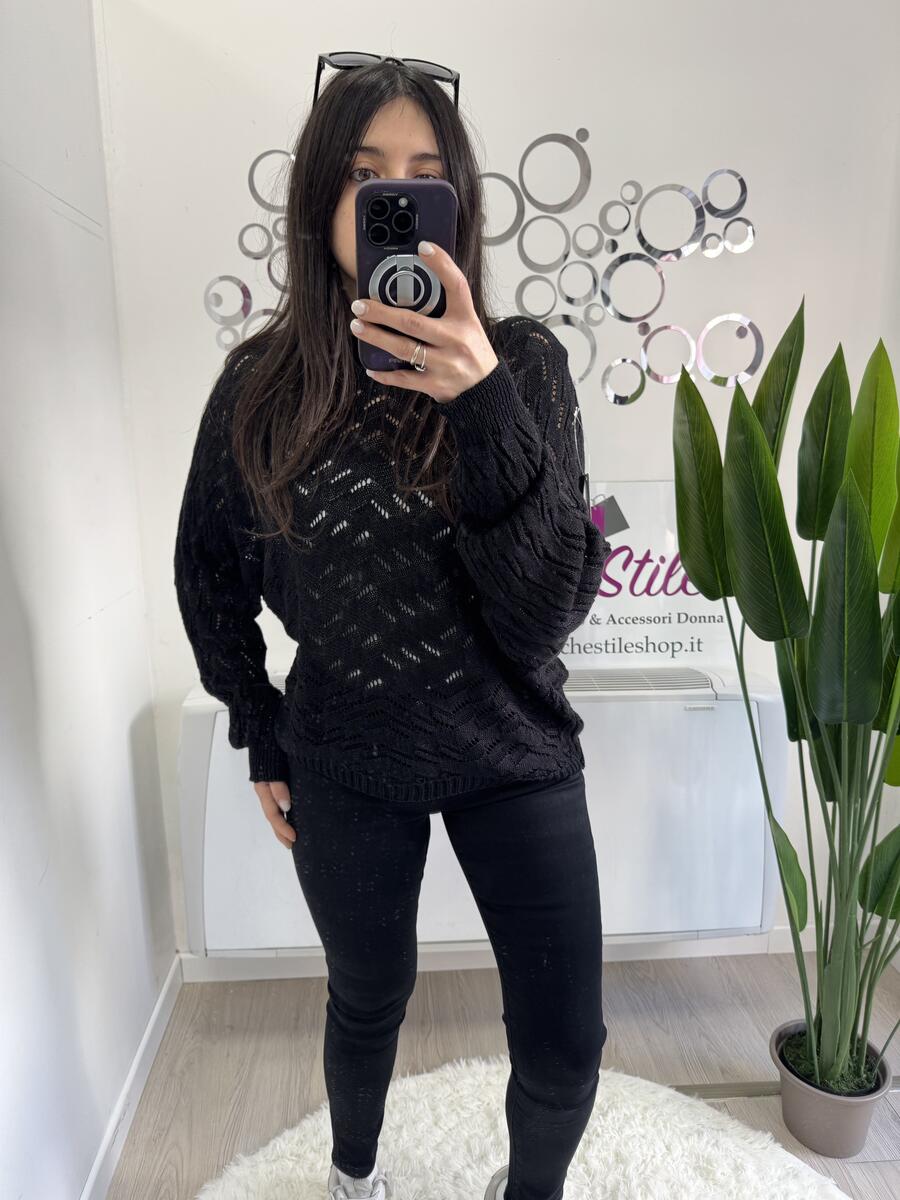 NOVITÀ Pull traforato manica a pipistrello