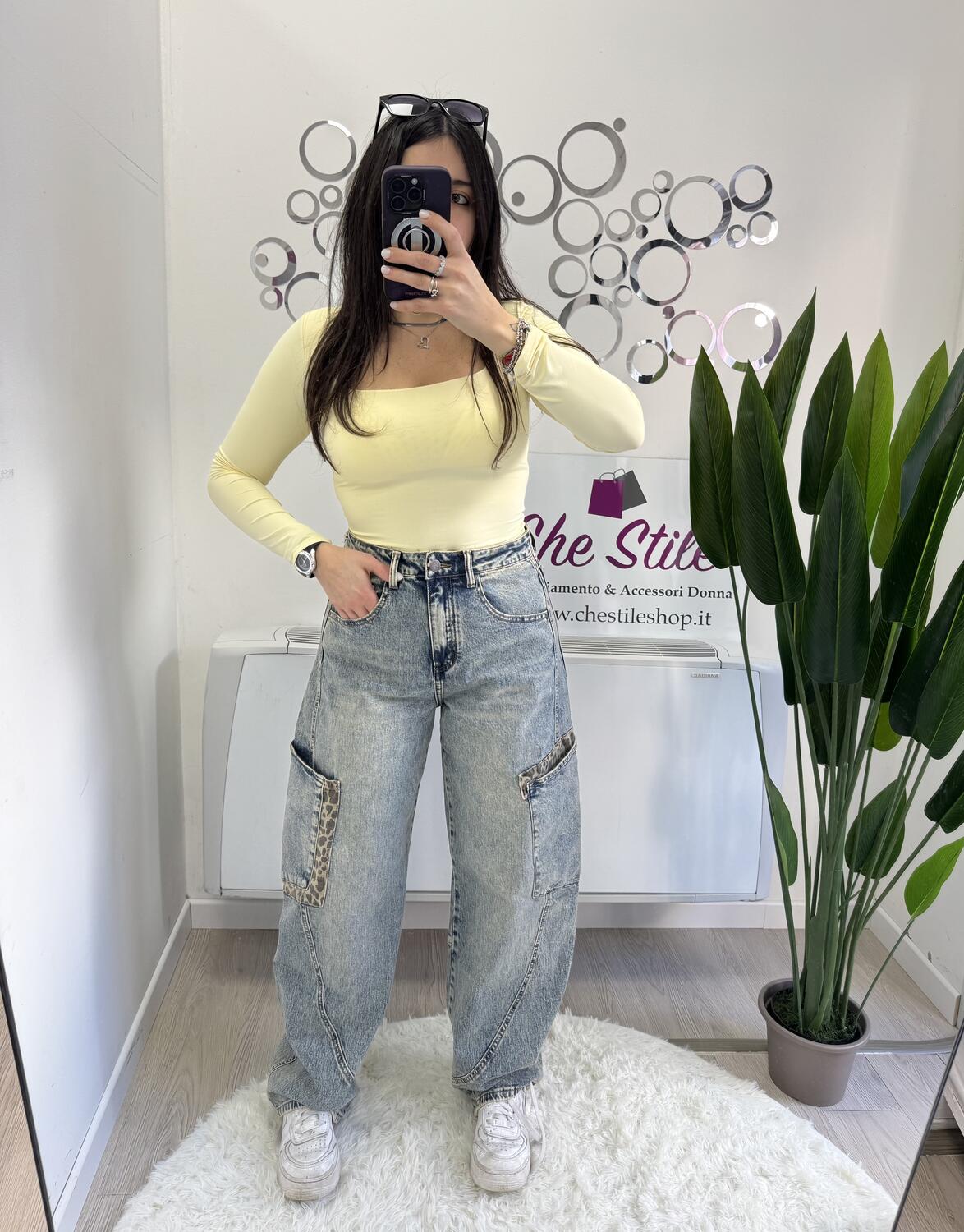 NOVITÀ Jeans baggy con dettagli maculati