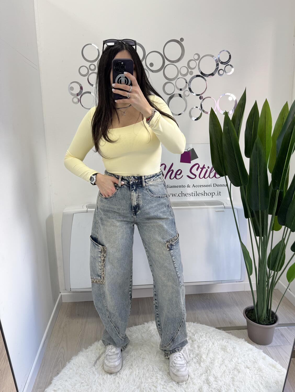 NOVITÀ Jeans baggy con dettagli maculati