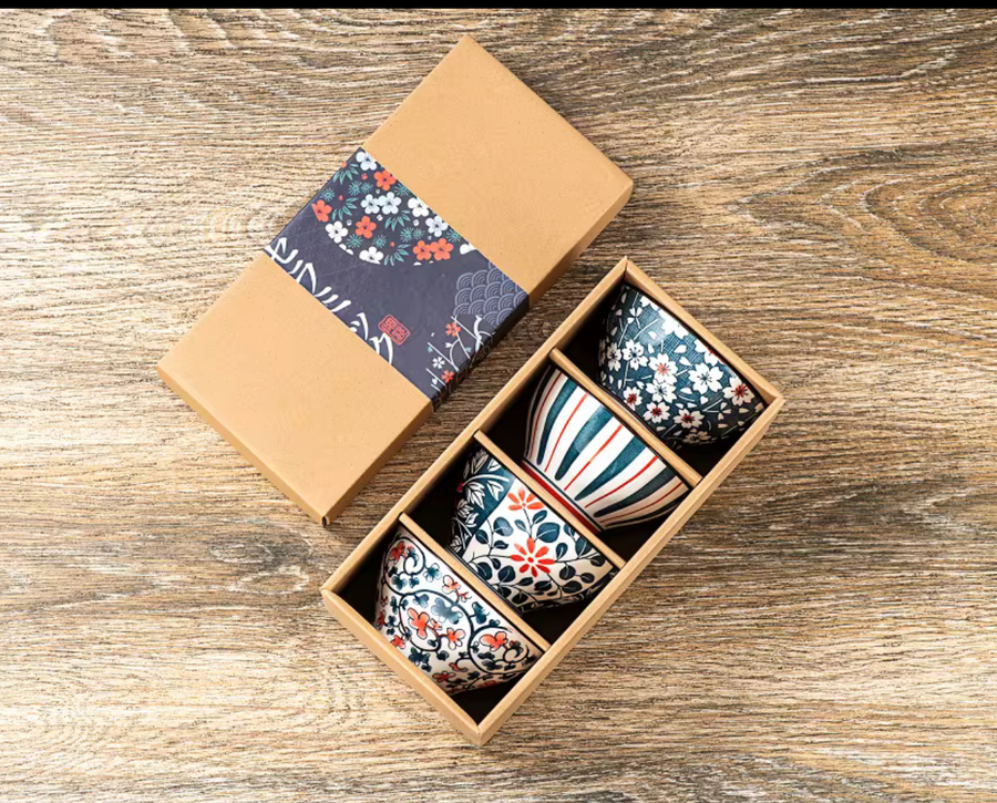 Set Ceramiche style Giapponese disegni blu e rossi 1 Piatto 4 Ciotole 4 cucchiaini bianchi ceramica