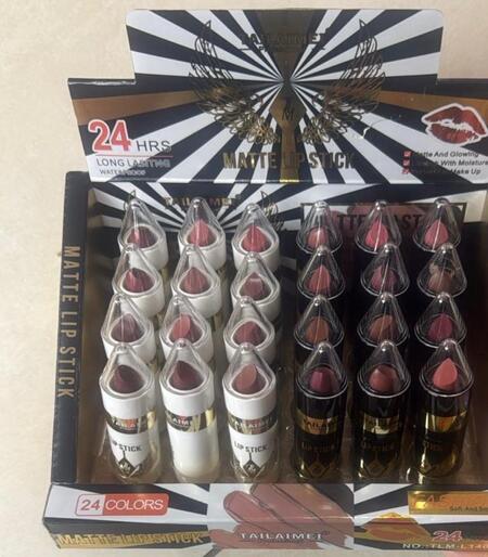 TAILAIMEI MATTE LIP STICK 24ORE (Dupe Charlotte Tilbury) (Conf. da 24 pezzi)