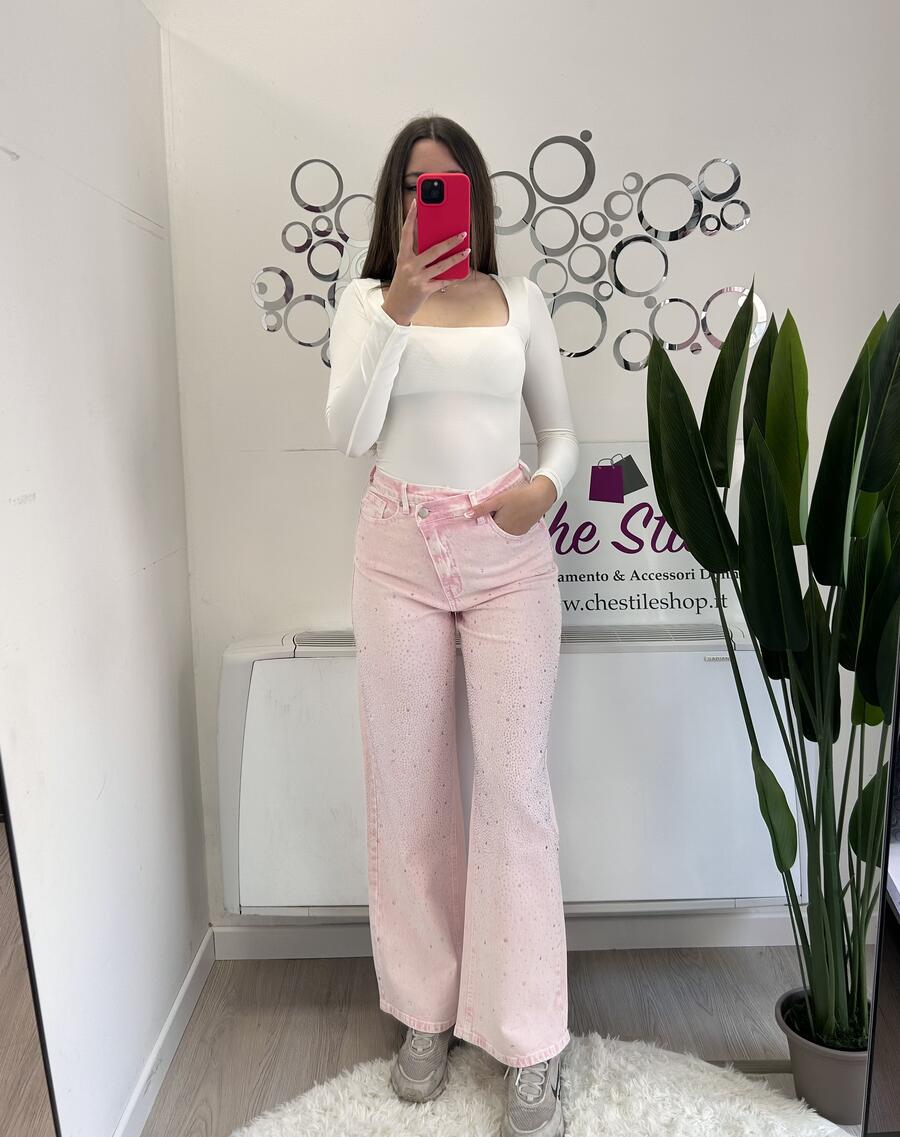 NOVITÀ Jeans rosa wide leg con brillantini e chiusura storta