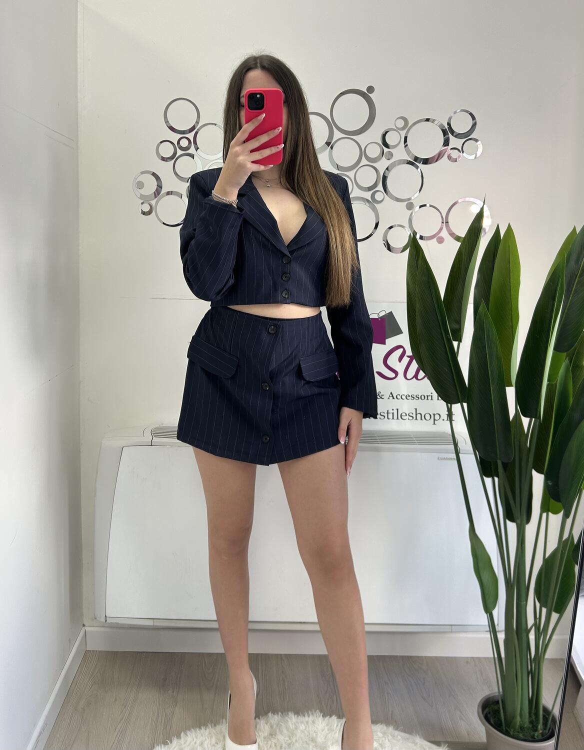 NOVITÀ Completo gessato giacca crop e shorts