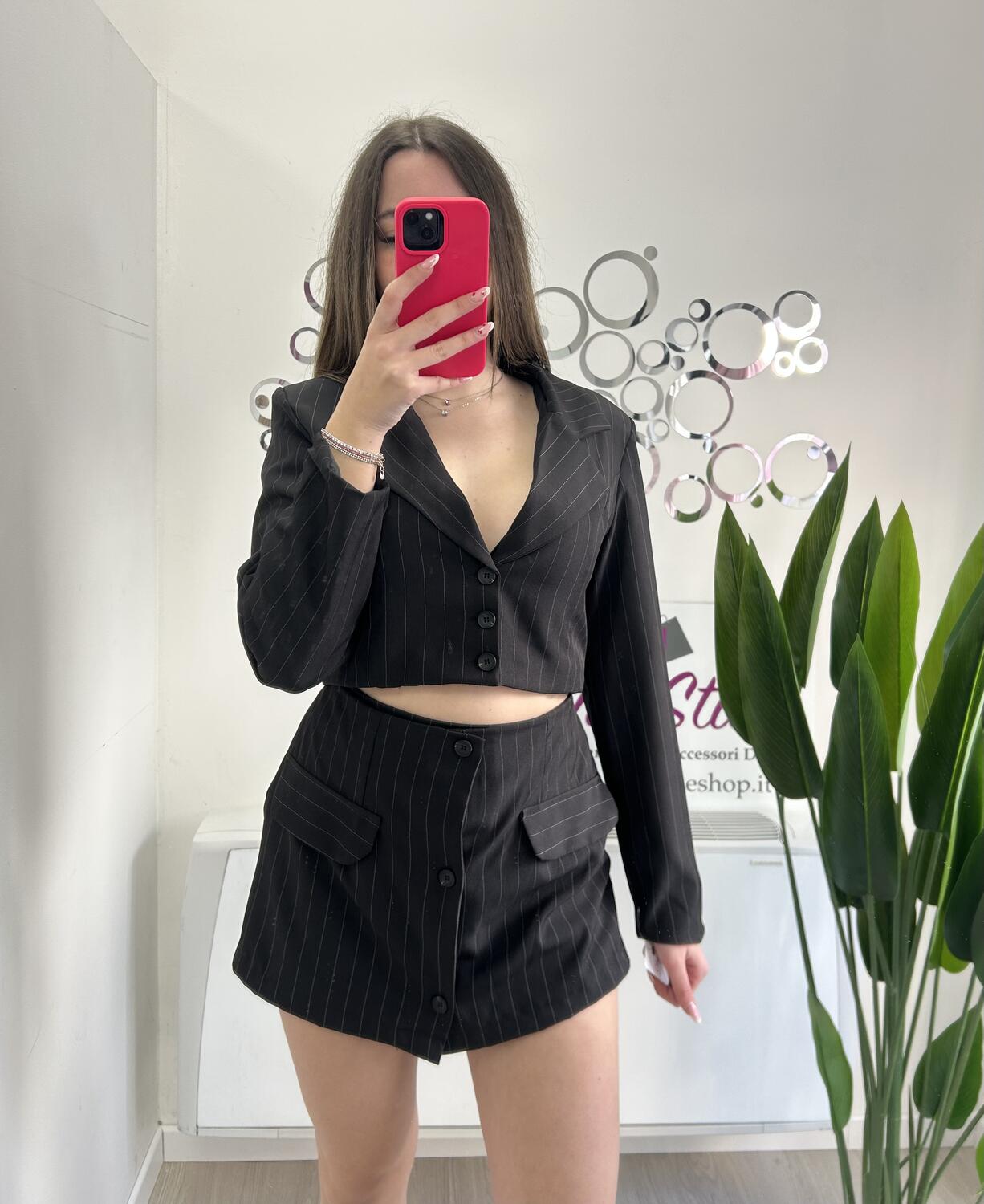 NOVITÀ Completo gessato giacca crop e shorts