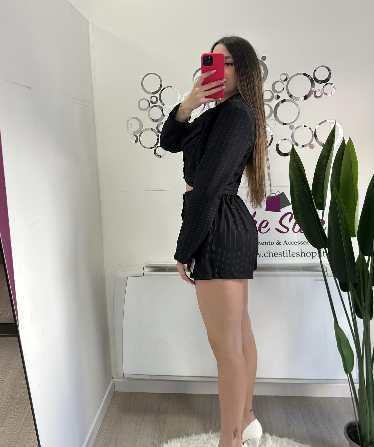 NOVITÀ Completo gessato giacca crop e shorts