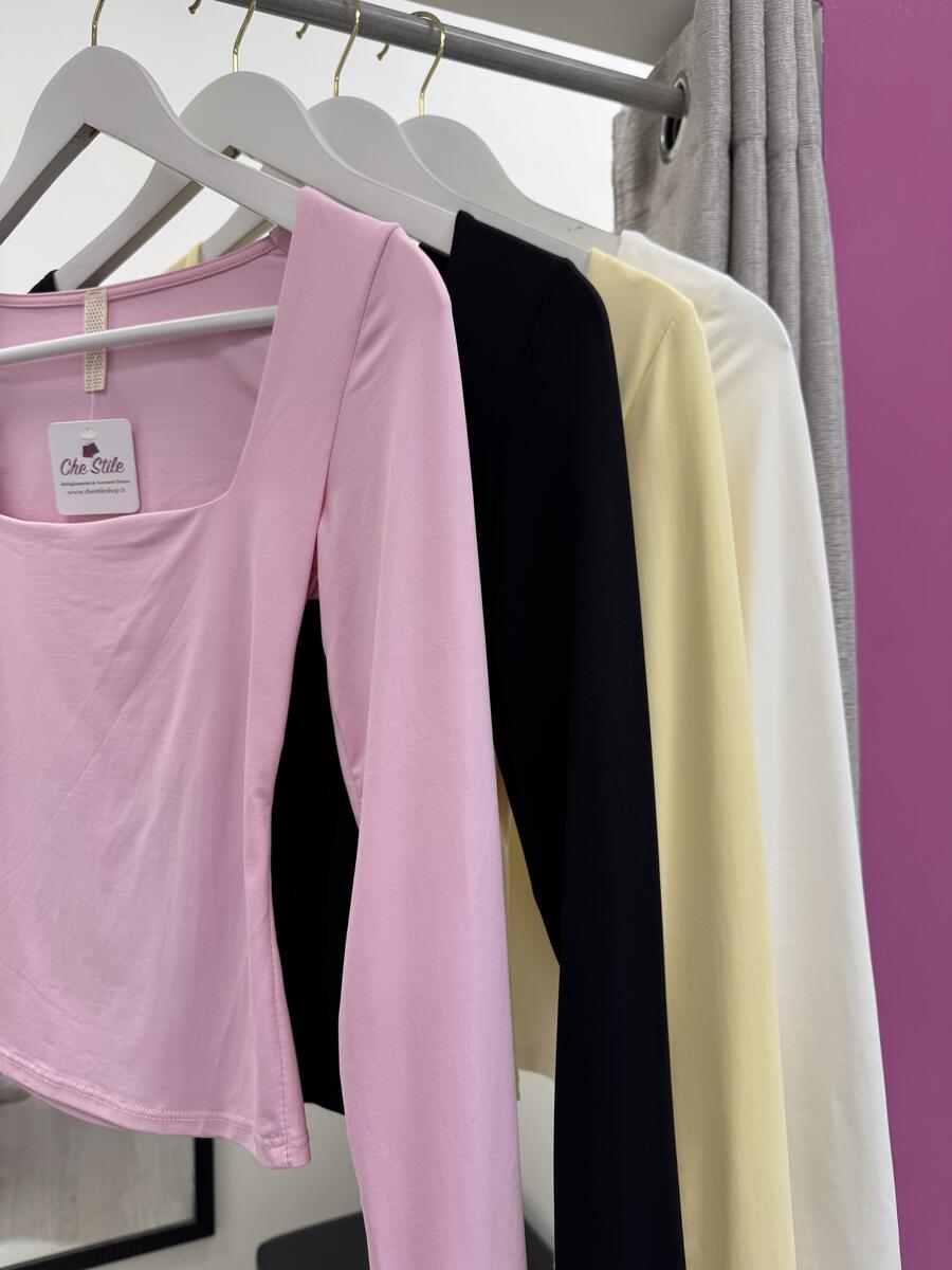 NOVITÀ Maglietta in lycra scollo quadrato