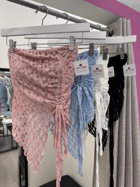 NOVITÀ Top in pizzo scollo a barca