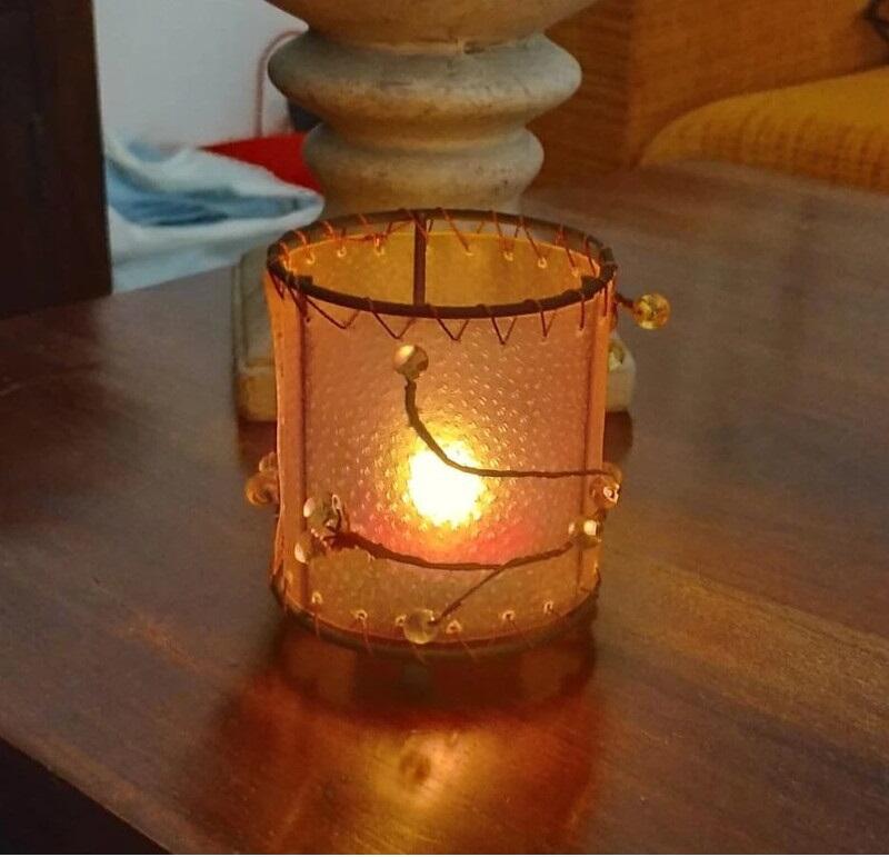 Portacandela Artigianale in Pelle e Perline – Design Etnico 10x8 cm – 4 pezzi