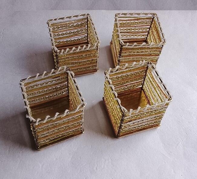 Contenitori Etnici Artigianali – Metallo Dorato e Perline Multicolore Set da 4 pezzi