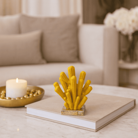 Chiaraela – Statuetta Corallo Tus Giallo su Base Oro