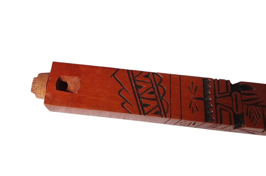 Flauto Etnico Vintage 1973 – Fondo di Magazzino Intonso – Legno Intagliato 45cm