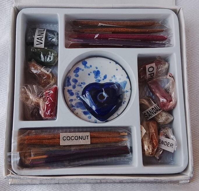 Set Benessere – Porta Incenso con Cuore Blu + 48 Incensi Assortiti