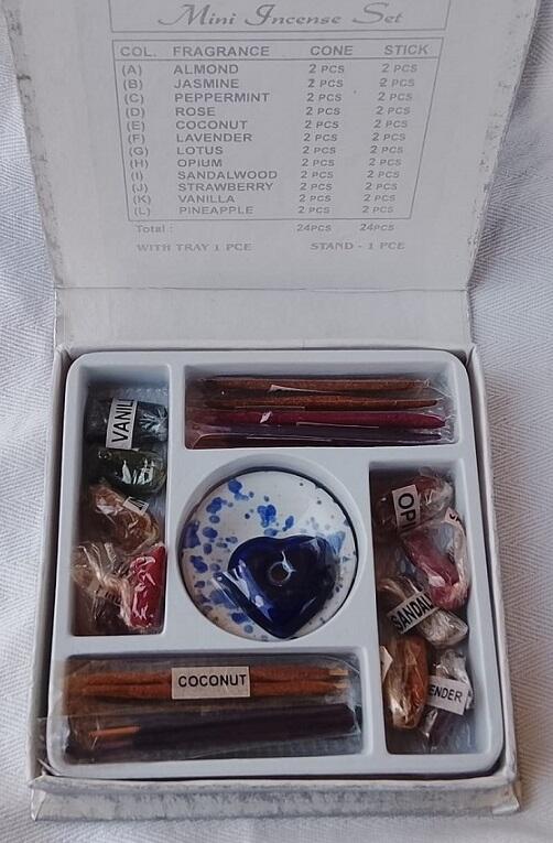 Set Benessere – Porta Incenso con Cuore Blu + 48 Incensi Assortiti