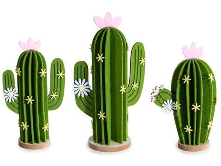 Set di 3 cactus in panno con fiorellini su base in legno