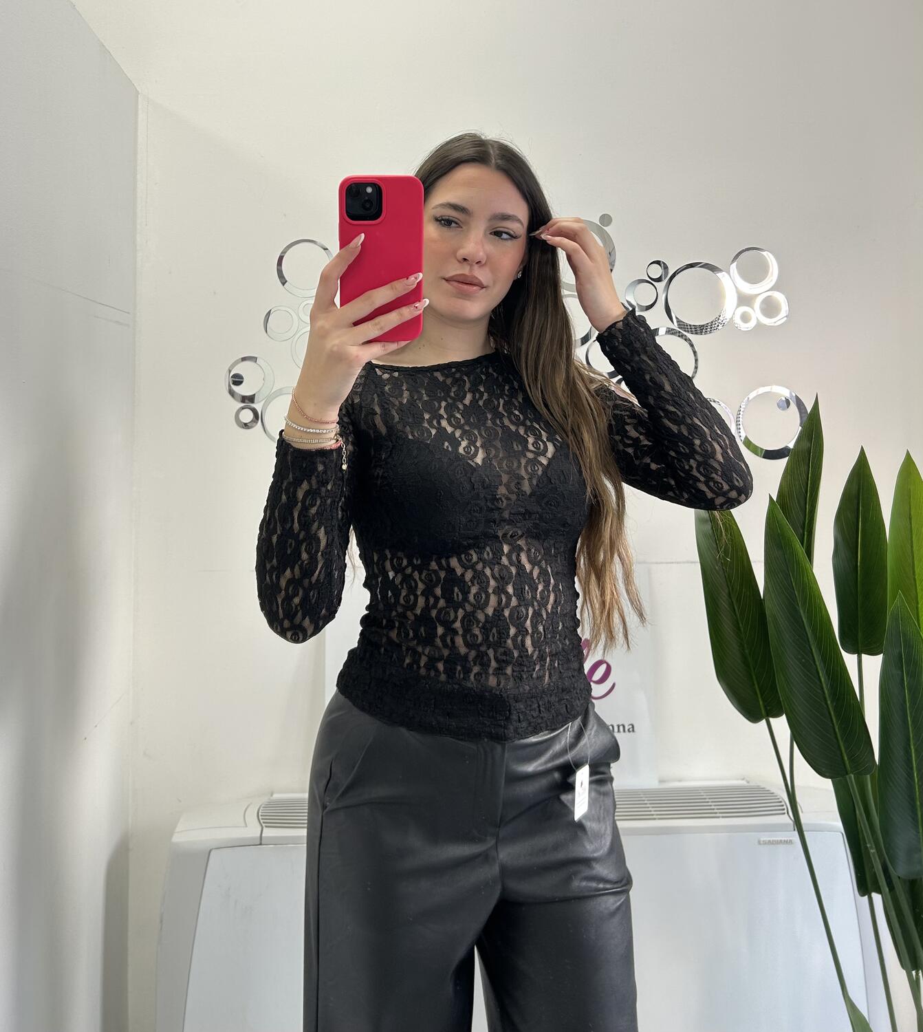 NOVITÀ Maglia trasparente in pizzo scollo asimmetrico