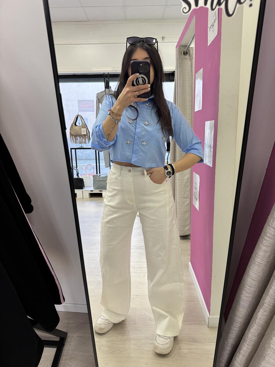 NOVITÀ Camicia crop in cotone con applicazioni gioiello