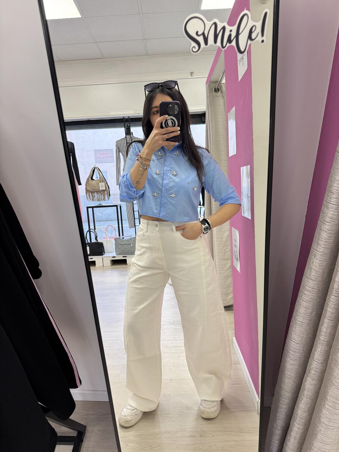 NOVITÀ Camicia crop in cotone con applicazioni gioiello