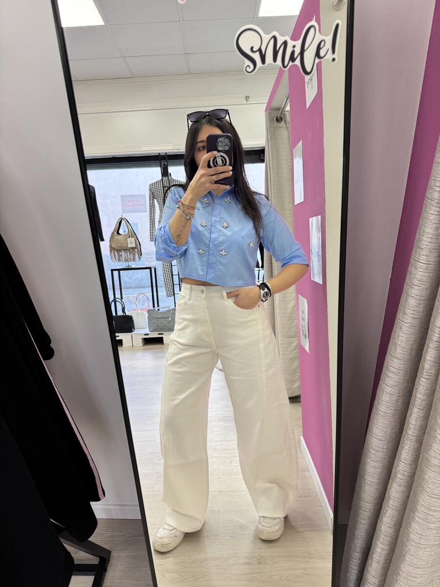 NOVITÀ Camicia crop in cotone con applicazioni gioiello
