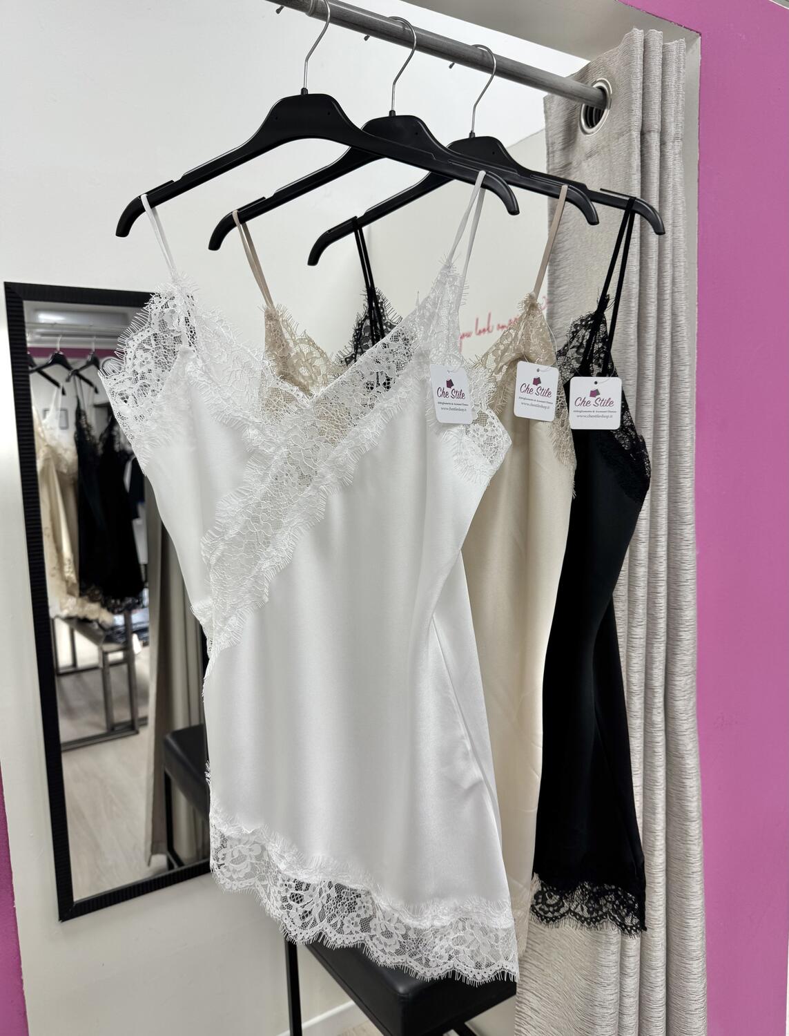 NOVITÀ Canotta asimmetrica in raso con pizzo