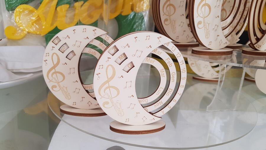 Calendario perpetuo 12cm legno disegno pieno