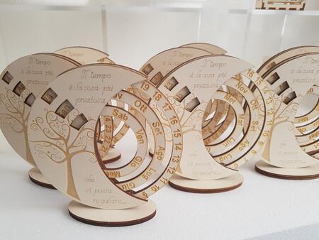 Calendario perpetuo 12cm legno disegno pieno