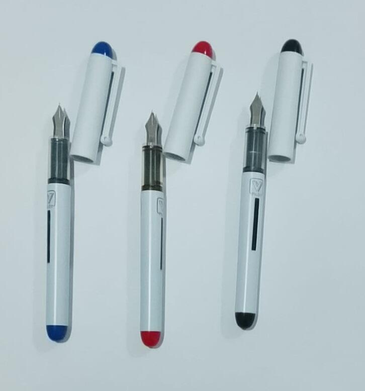 Stile e Precisione: Set 3 Penne Stilografiche Pilot V-Pen Tratto 0.5mm
