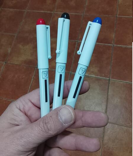 Stile e Precisione: Set 3 Penne Stilografiche Pilot V-Pen Tratto 0.5mm