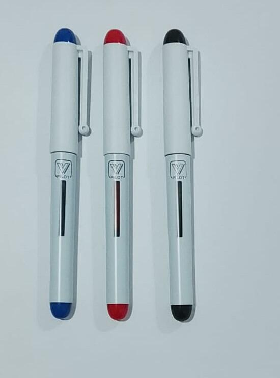 Stile e Precisione: Set 3 Penne Stilografiche Pilot V-Pen Tratto 0.5mm