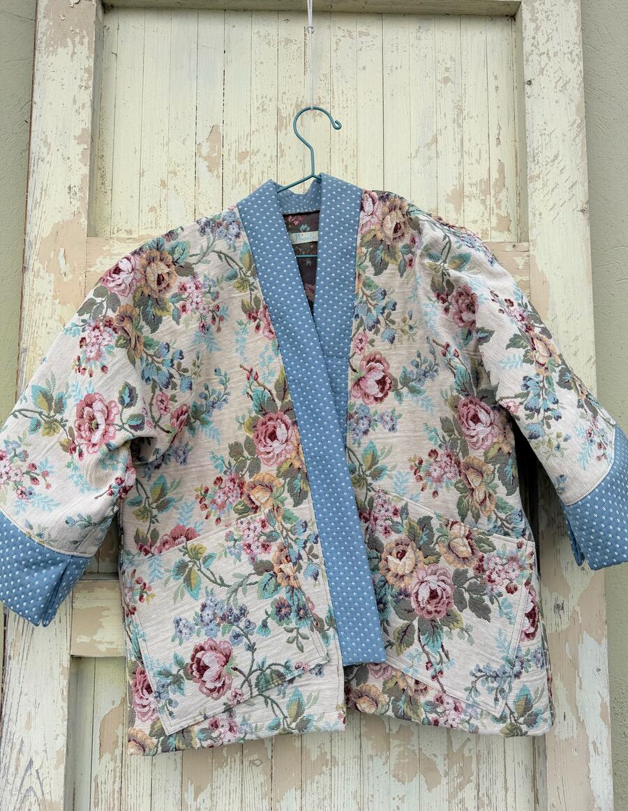 Kimono corto tutto fiori