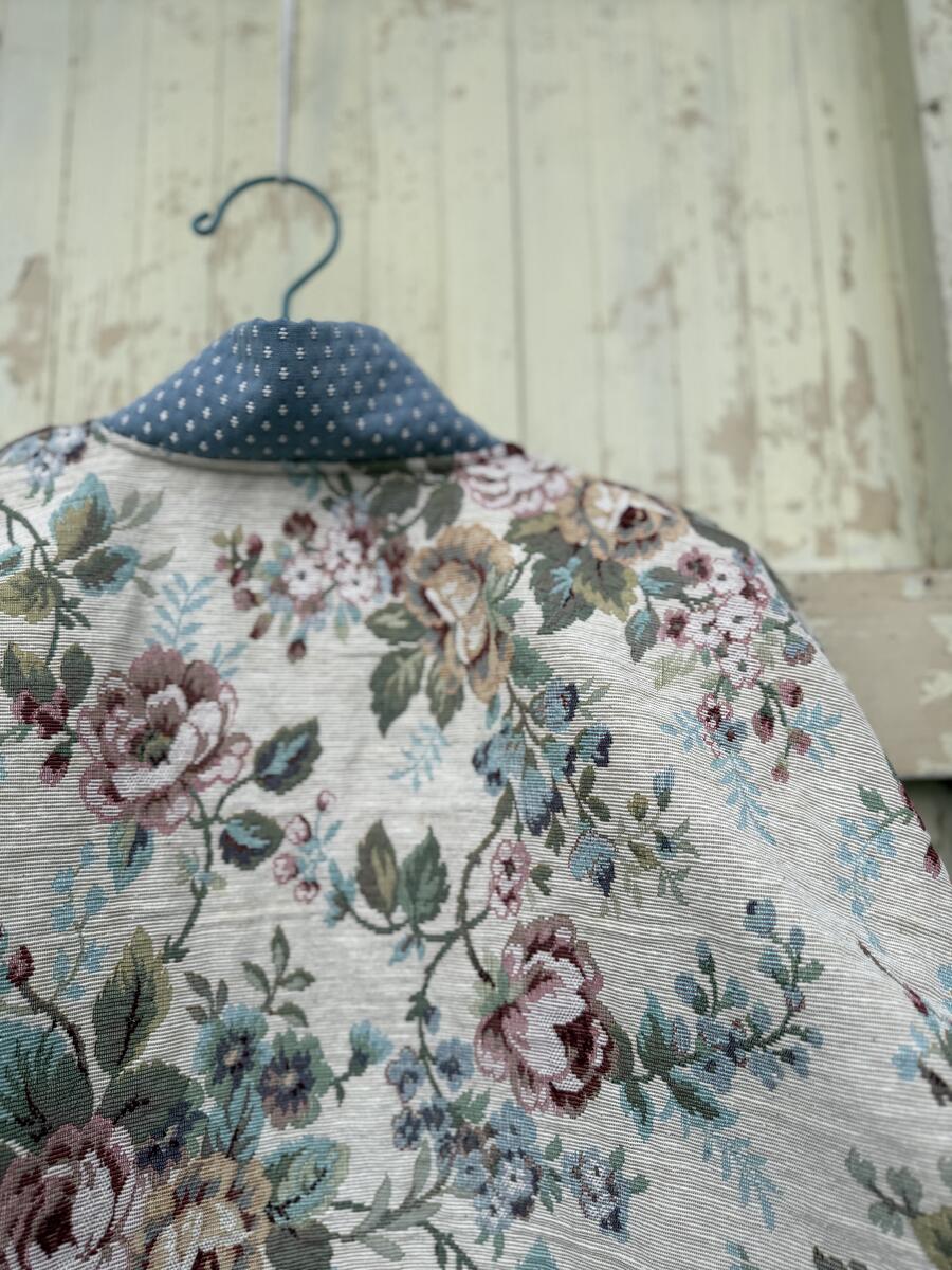 Kimono corto tutto fiori