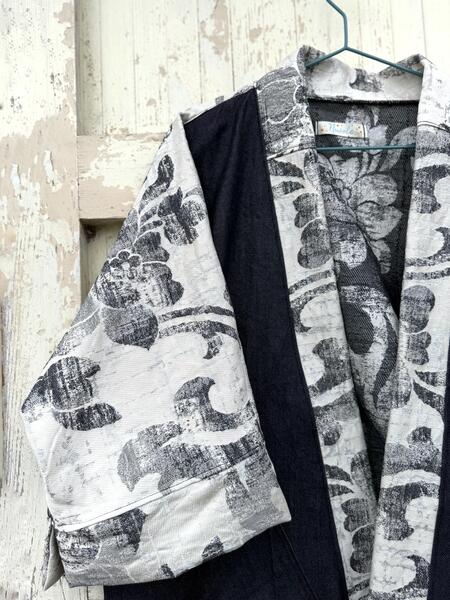Kimono corto fiori grigi 