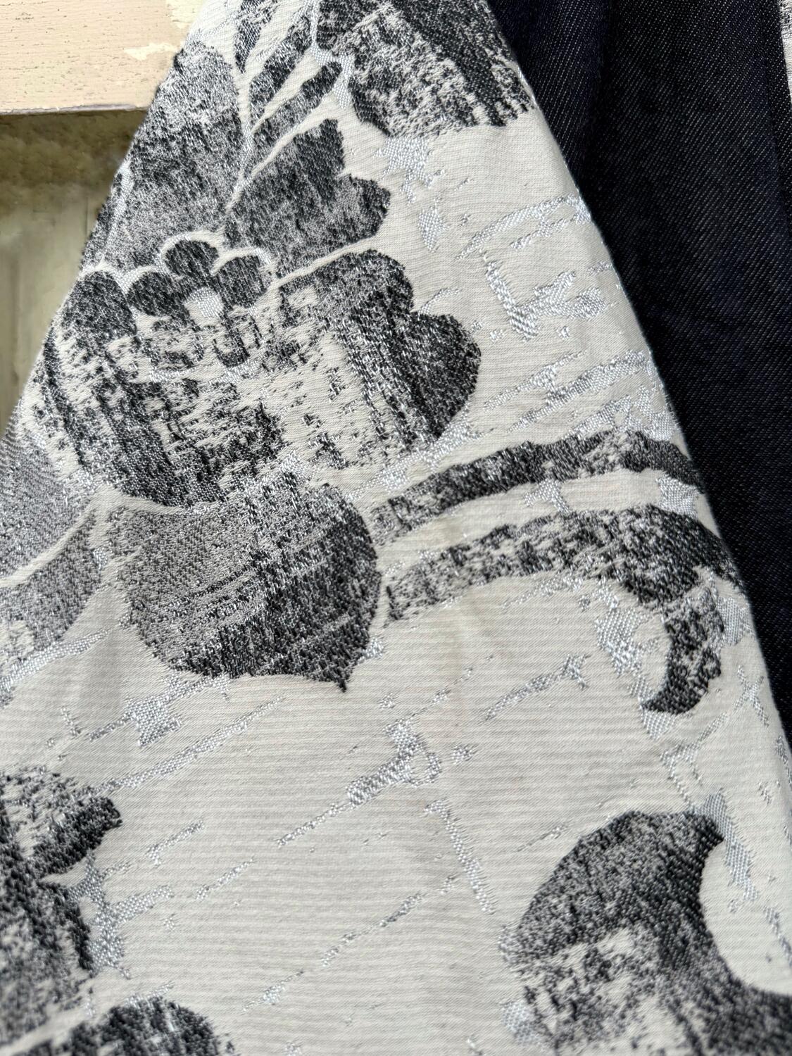 Kimono corto fiori grigi 