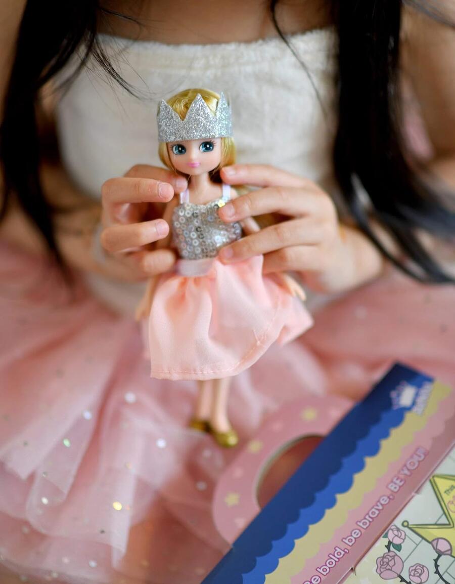 Lottie Queen of the Castle