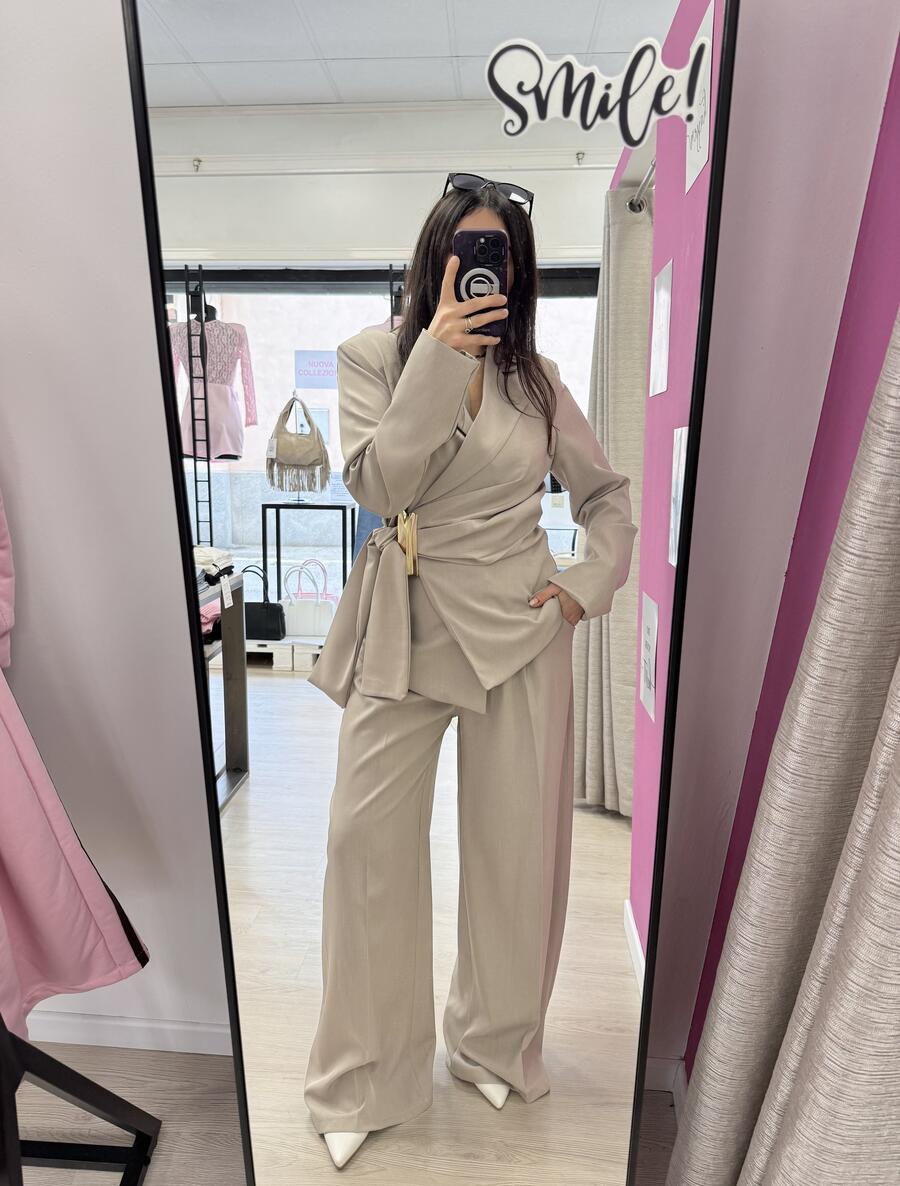 NOVITÀ Completo giacca dettaglio oro & pantalone palazzo