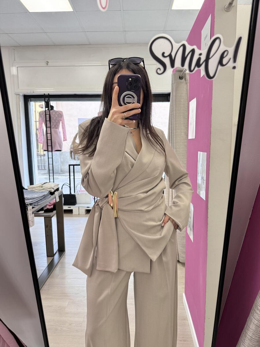 NOVITÀ Completo giacca dettaglio oro & pantalone palazzo