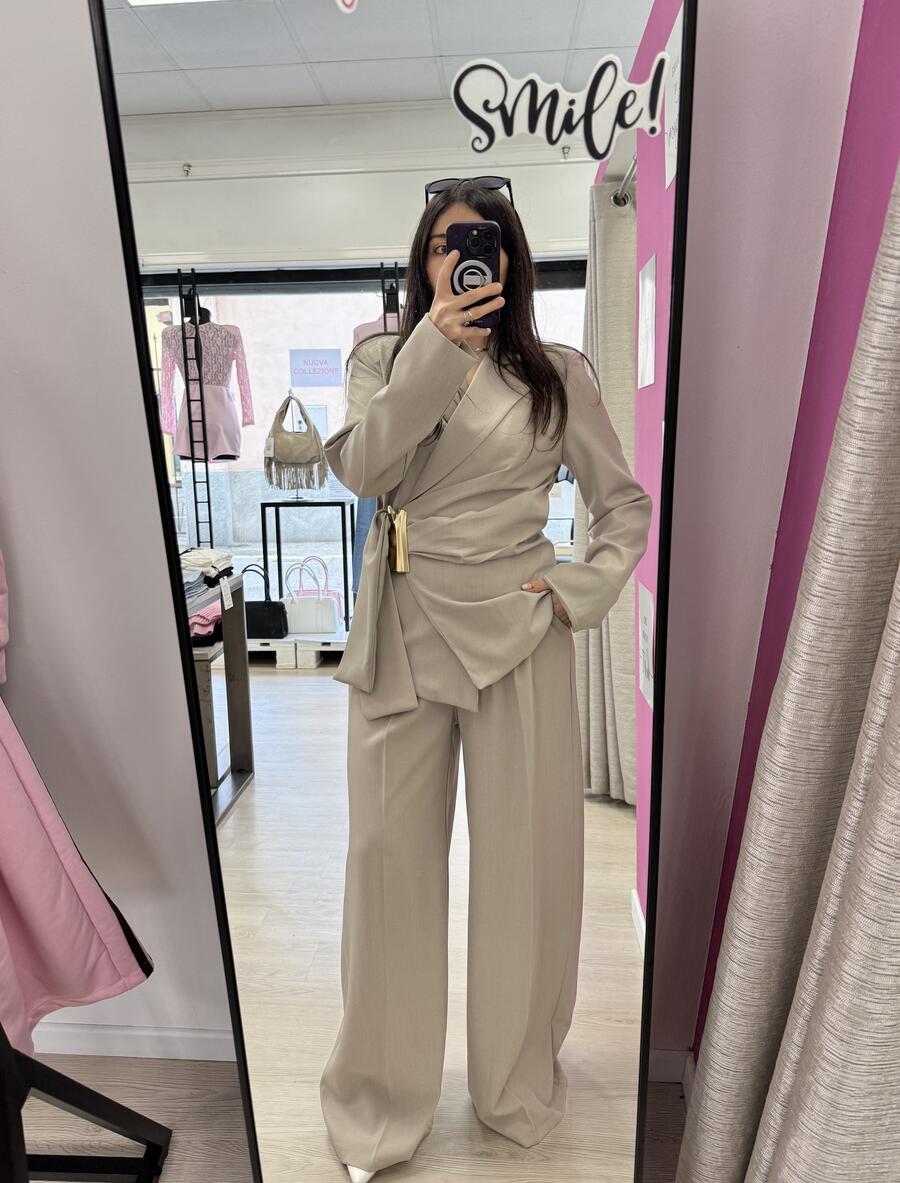 NOVITÀ Completo giacca dettaglio oro & pantalone palazzo