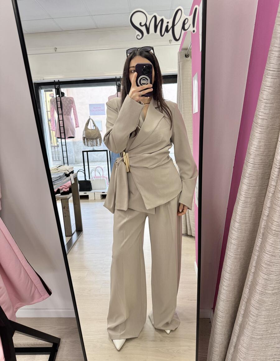 NOVITÀ Completo giacca dettaglio oro & pantalone palazzo