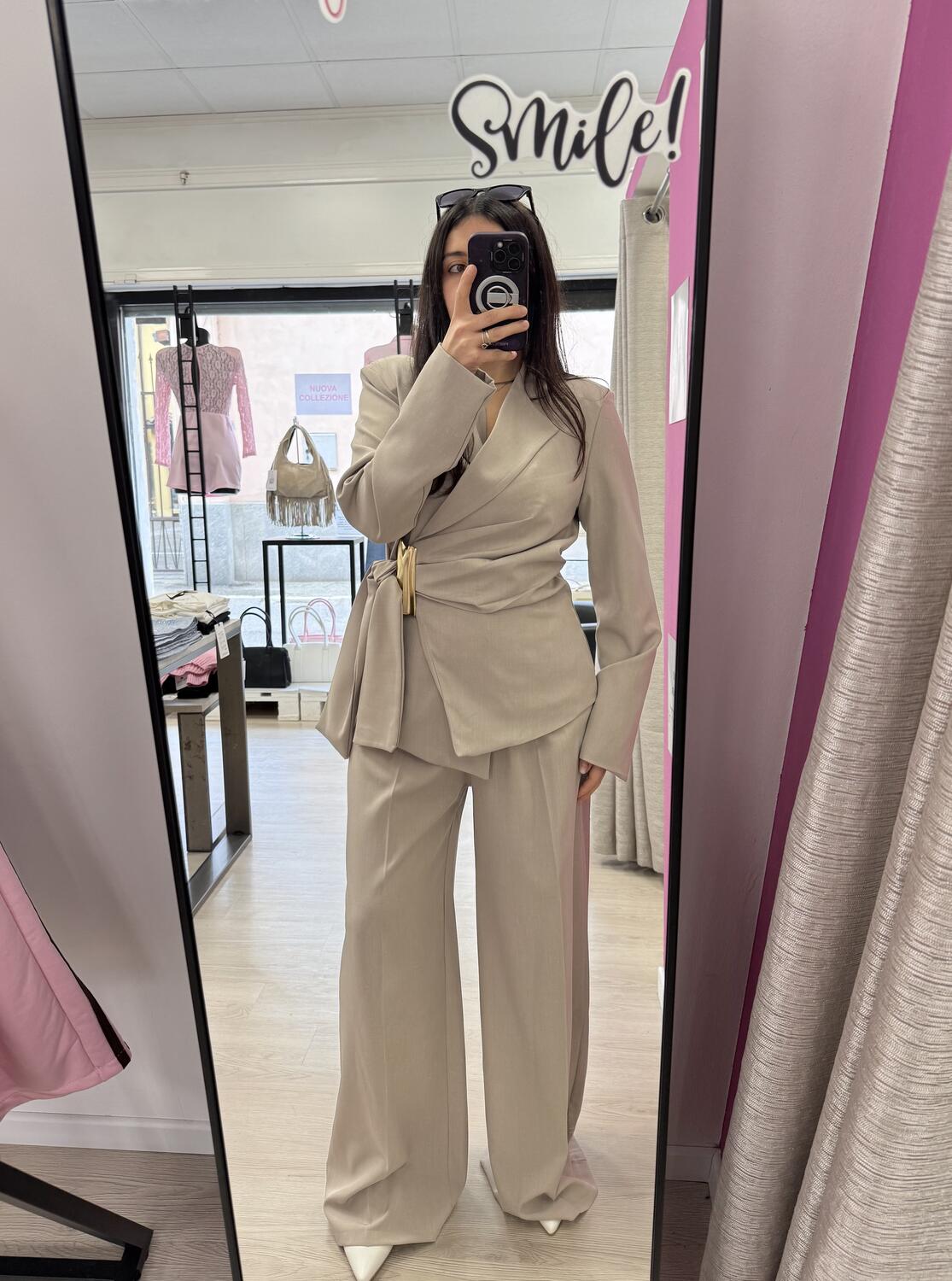 NOVITÀ Completo giacca dettaglio oro & pantalone palazzo