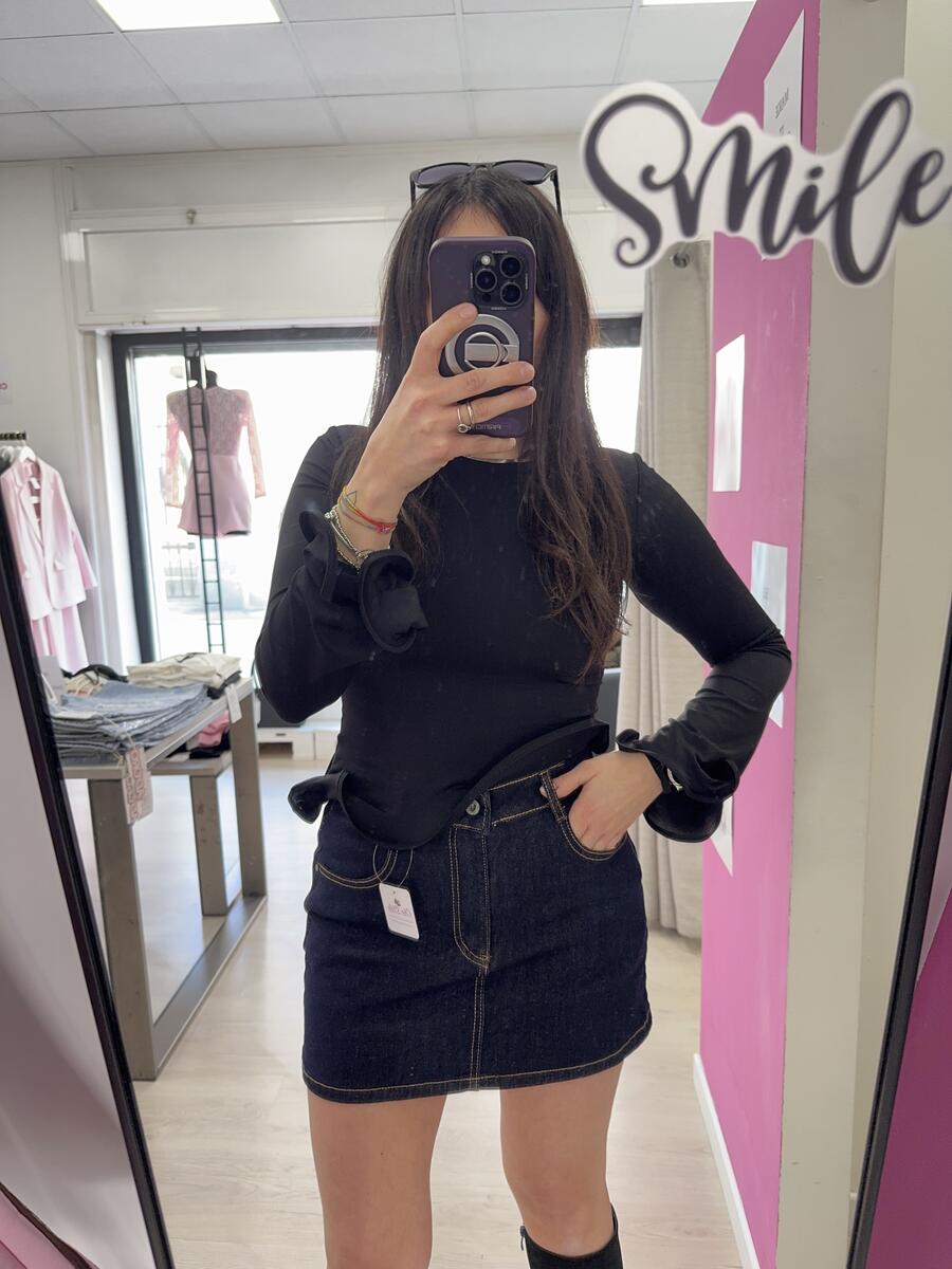 NOVITÀ Maglia in lycra con voulant 