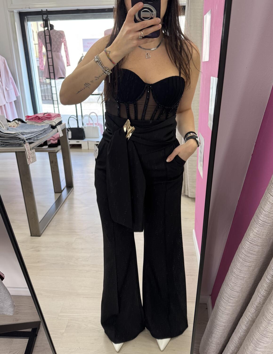 NOVITÀ Pantalone a zampa con dettaglio dorato 