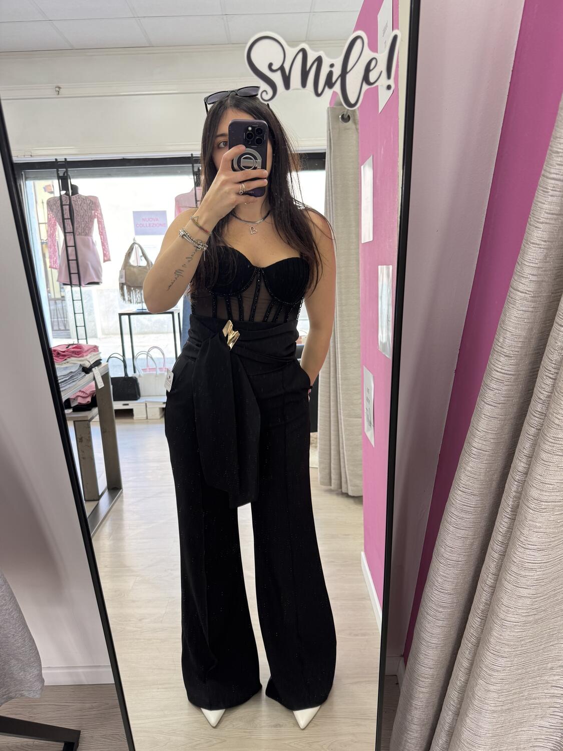 NOVITÀ Pantalone a zampa con dettaglio dorato 