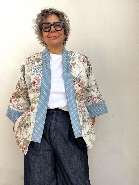 Kimono corto tutto fiori