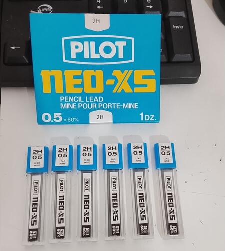 Set 72 Mine Pilot NEO-XS 0.5 2H – Vintage 1973 – Made in Japan – Hi-Polymer (NOS)