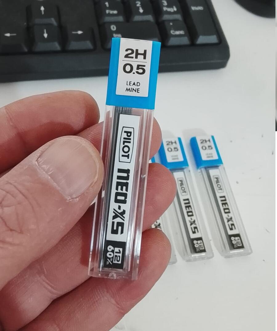 Set 72 Mine Pilot NEO-XS 0.5 2H – Vintage 1973 – Made in Japan – Hi-Polymer (NOS)